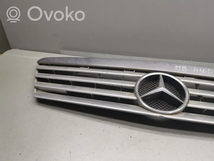 Mercedes-Benz A W168 Grotelės priekinės 1688801283