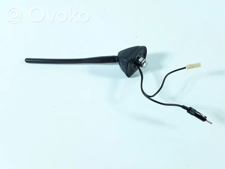 Mitsubishi Lancer VIII Radio antena 