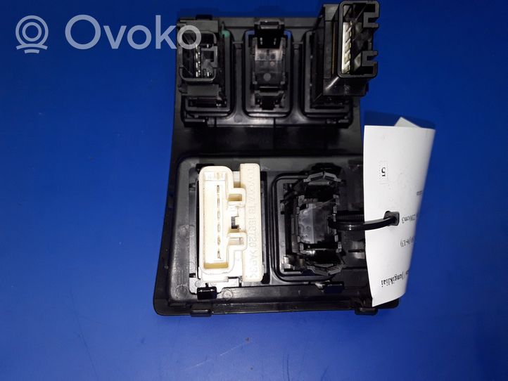 Lexus IS 220D-250-350 Headlight level height control switch 15A280