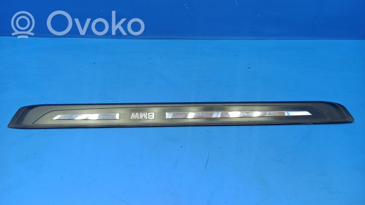 BMW 6 E63 E64 Moldura protectora del borde delantero 7011075