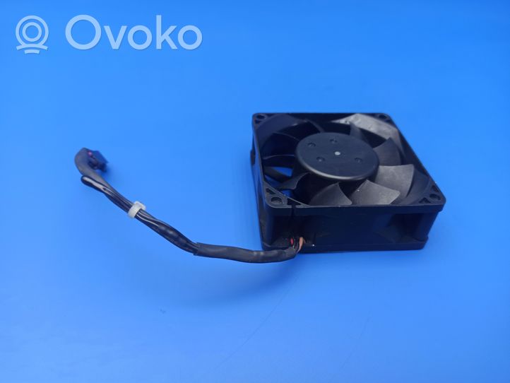 BMW 7 E65 E66 Module de commande de ventilateur 6983075