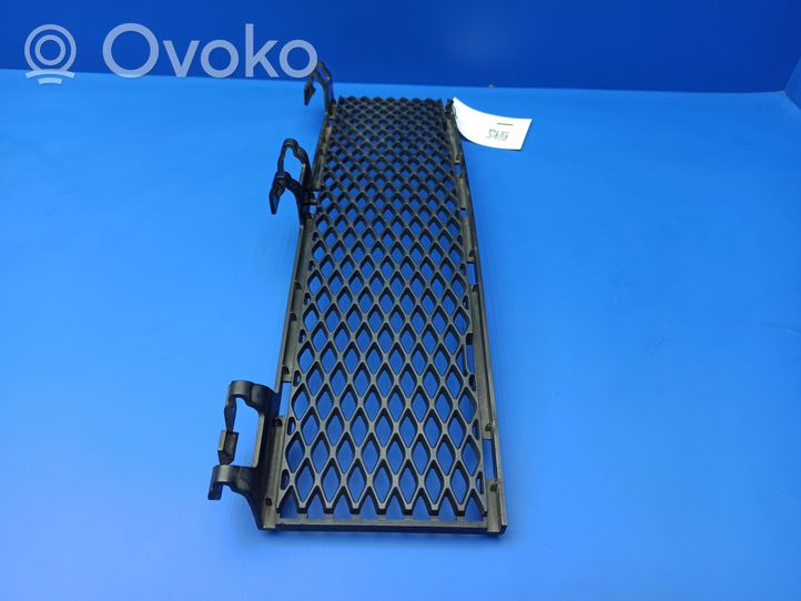 BMW 6 E63 E64 Grille inférieure de pare-chocs avant 7008820