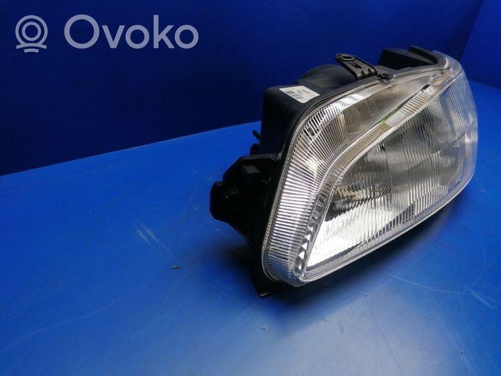 Peugeot 306 Lampa przednia 086624