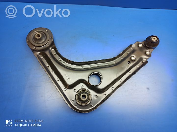 Ford Fiesta Braccio di controllo sospensione anteriore inferiore/braccio oscillante 121517407