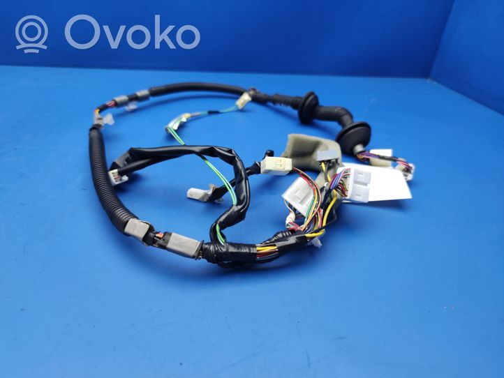 Lexus LS 430 Cableado de puerta trasera 8215450040