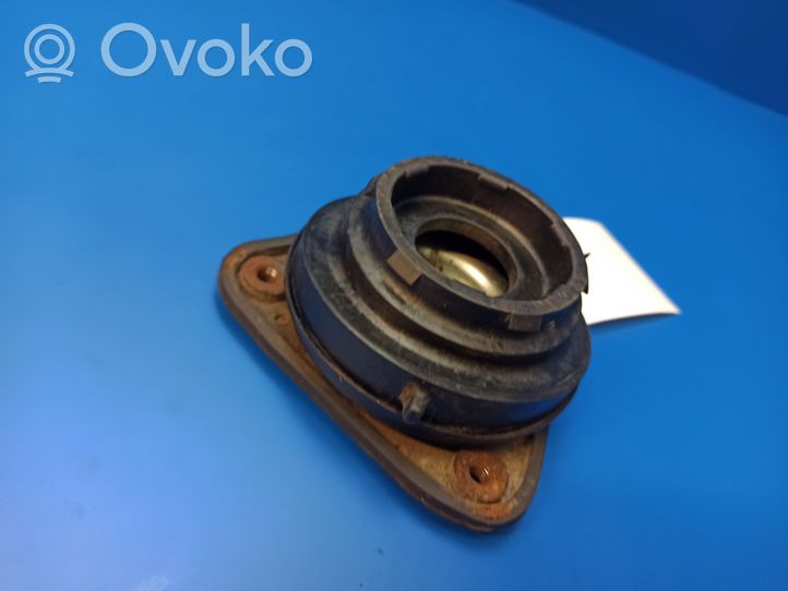 Volvo S40 Ylempi etutukivarren kiinnitys OEM