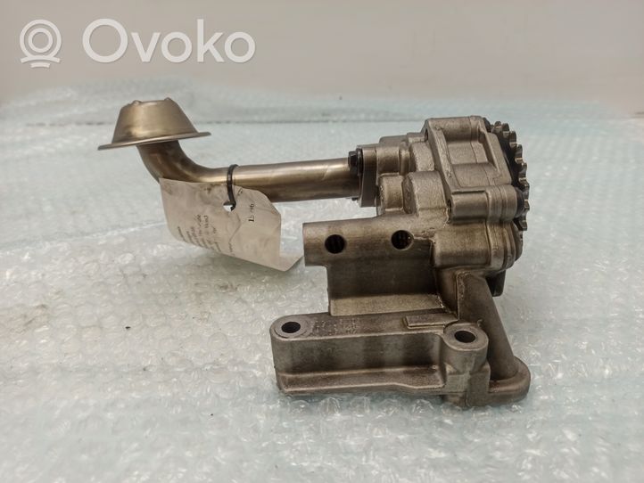 Volkswagen Touran I Oil pump 03G115105