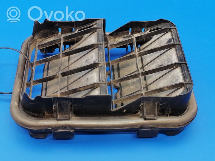 Opel Vivaro Quarter panel pressure vent 8200728288