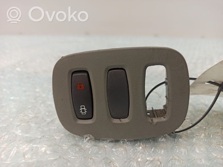 Opel Vivaro Central locking switch button 