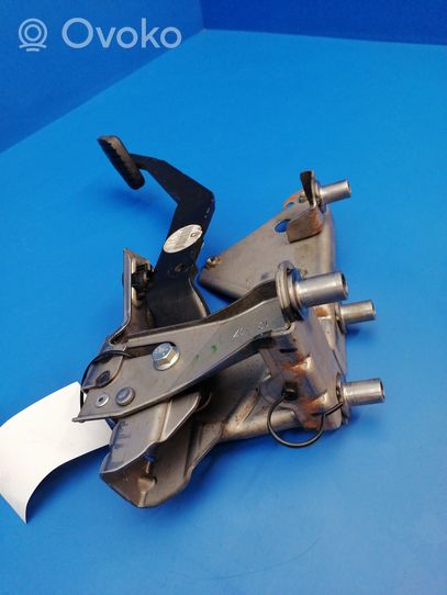 Nissan Note (E11) Brake pedal D07110C