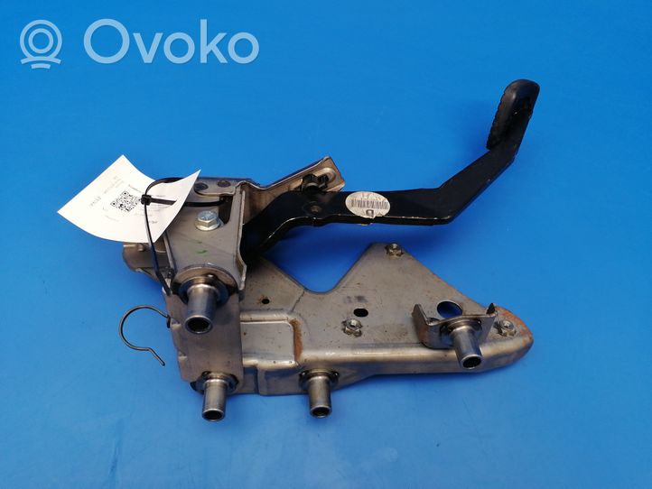 Nissan Note (E11) Brake pedal D07110C