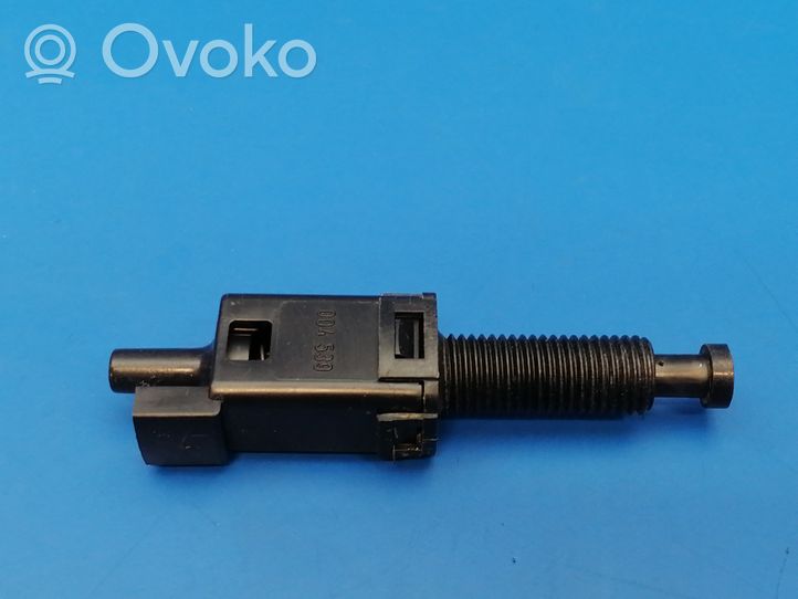 Volvo 760 Interruttore del pedale del freno 004539