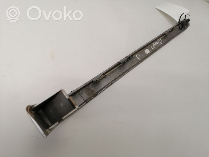 Volvo 760 Rivestimento sotto il faro/fanale 1358551