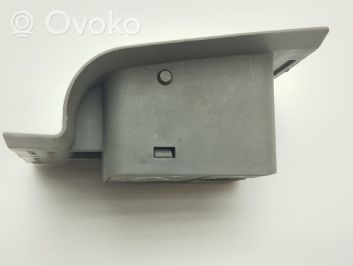 Audi A8 S8 D2 4D Supporto di fissaggio della rete portaoggetti 4D0857635