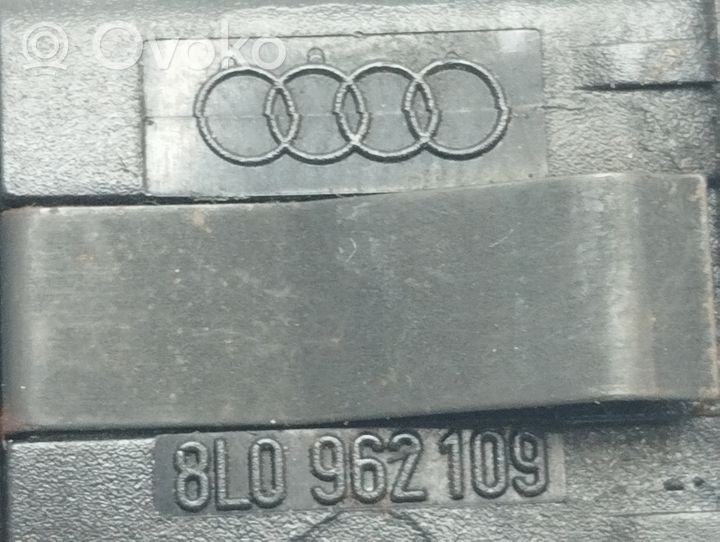 Audi A8 S8 D2 4D Hälytyskytkin 03000301