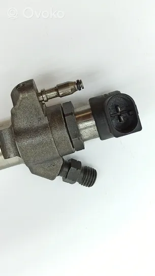 Renault Master III Injecteur de carburant 166000372R