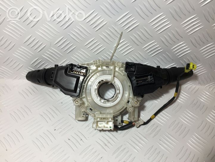 Nissan X-Trail T30 Bague collectrice/contacteur tournant airbag (bague SRS) 255608H905