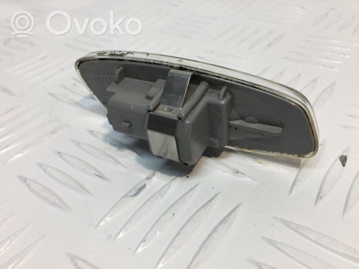 Citroen C5 Kierunkowskaz błotnika przedniego 9680005180