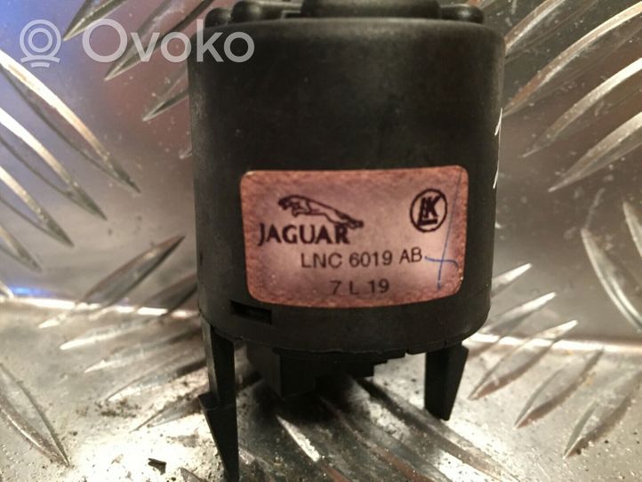 Jaguar XJ X308 Inne przełączniki i przyciski LNC6019AB