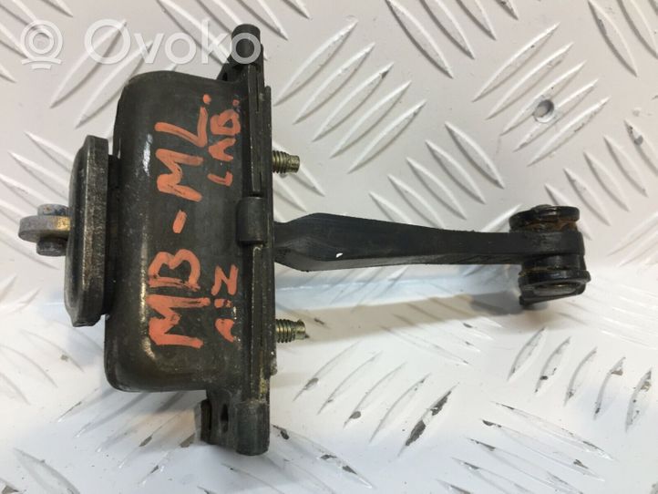 Mercedes-Benz ML W163 Tope freno de puerta trasera A1637300116