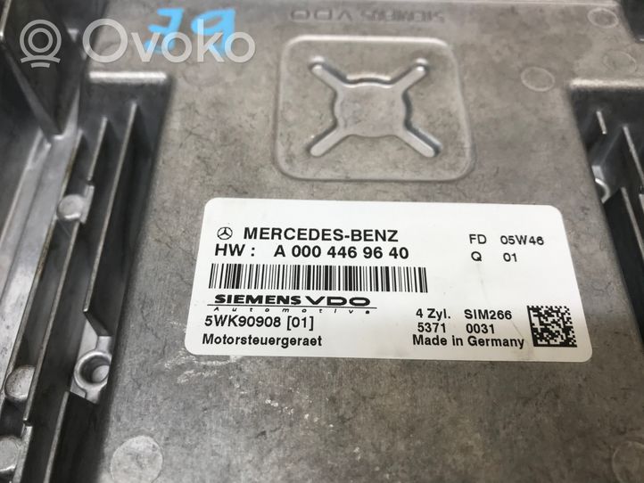 Mercedes-Benz A W169 Unidad de control/módulo del motor A0004469640