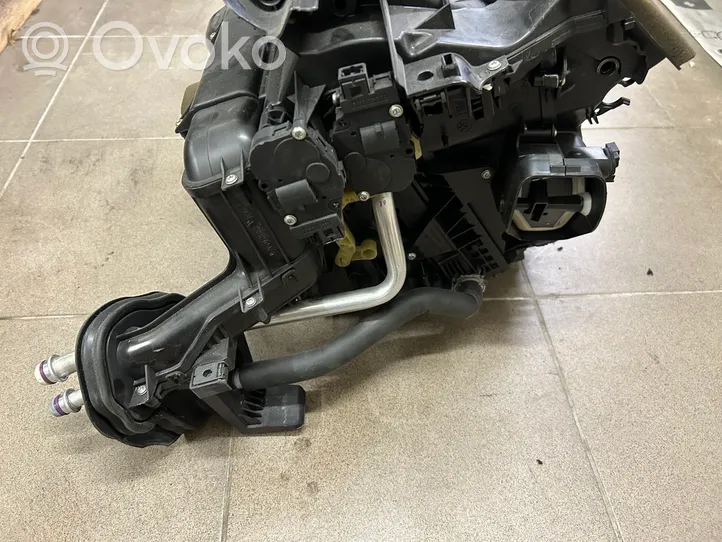 BMW 1 E81 E87 Scatola climatizzatore riscaldamento abitacolo assemblata 985326F