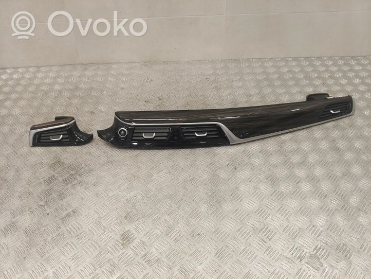 BMW 6 G32 Gran Turismo Rivestimento del vano portaoggetti del cruscotto 