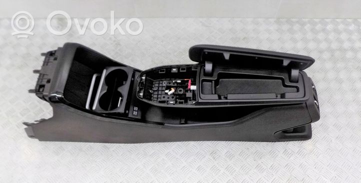 BMW 2 Active Tourer U06 Center console 