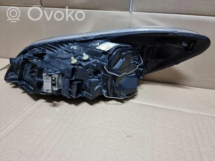 Volvo C30 Lampa przednia 