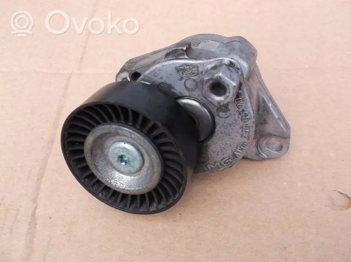 Mercedes-Benz C AMG W204 Tendicinghia generatore/alternatore A1562000570