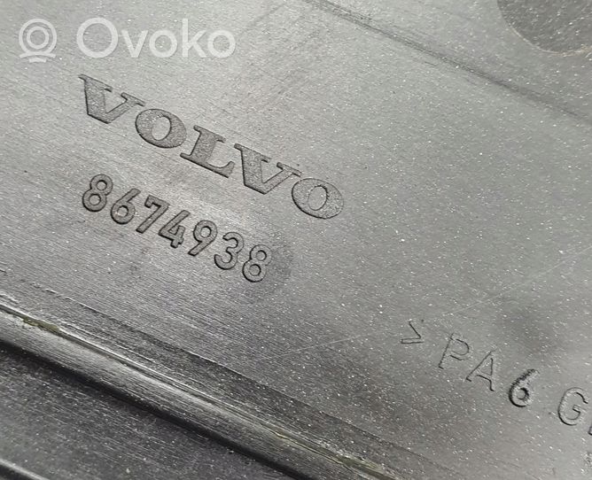 Volvo XC90 Tylny uchwyt na kubek tunelu środkowego 8674938