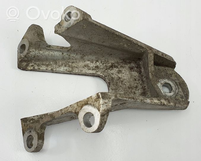 Jaguar XK8 - XKR Engine mounting bracket 