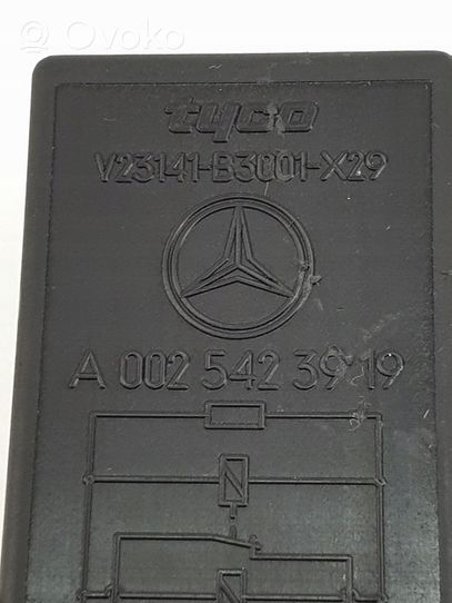 Mercedes-Benz SL R230 Kita rėlė A0025423919