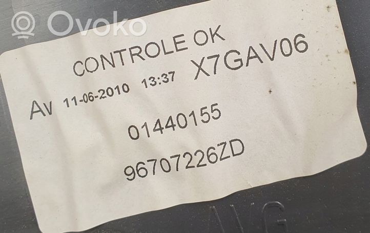 Citroen C5 Priekšējo durvju apdare 96707226ZD