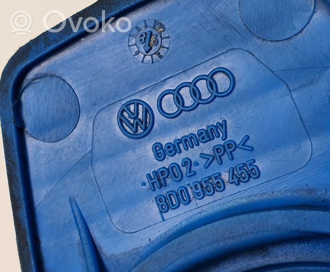 Volkswagen New Beetle Ikkunanpesimen nestetankin täyttöputki 8D0955455