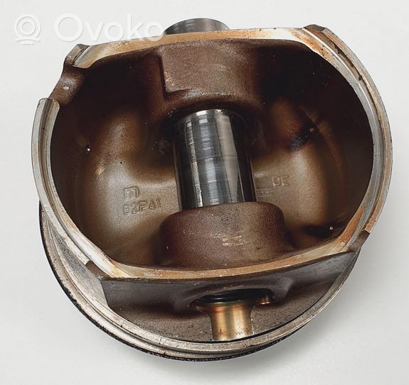 Audi A4 S4 B5 8D Piston 82P41