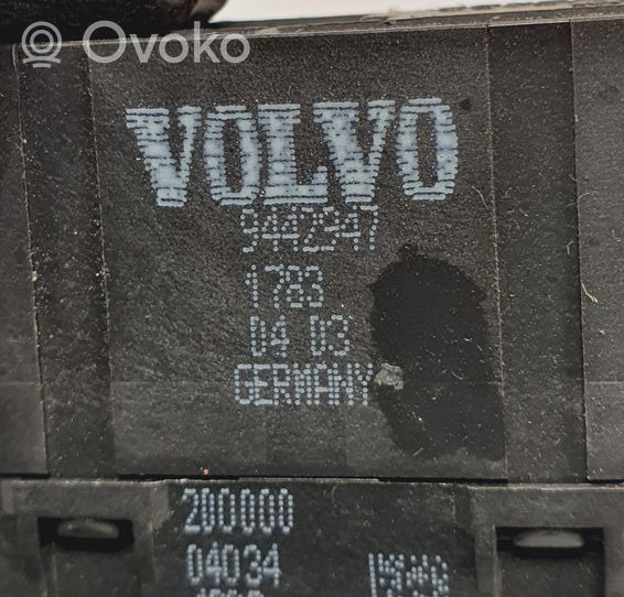 Volvo S40, V40 Sėdynių šildymo rėlė 9442947