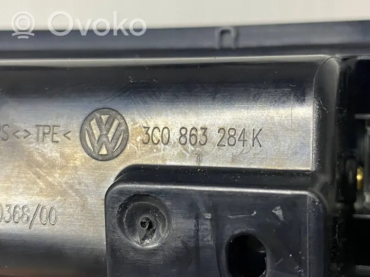 Volkswagen PASSAT B7 Auton tuhkakuppi 