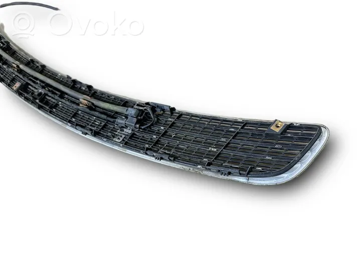 Mercedes-Benz C W203 Bonnet/hood grill 