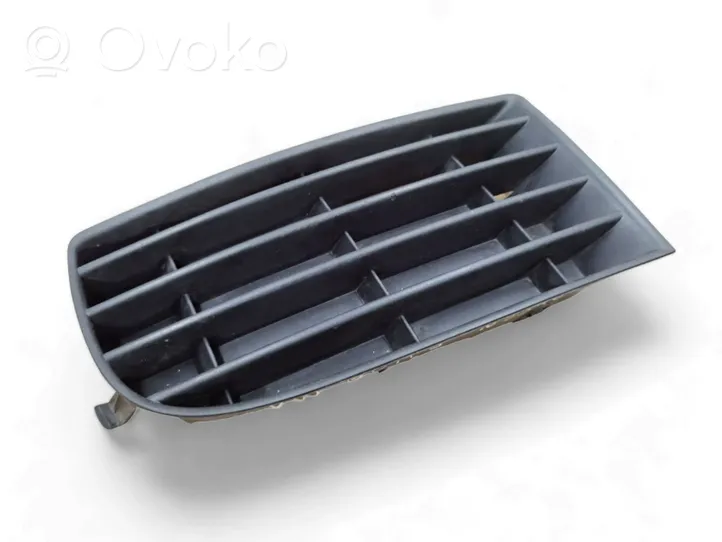 Volkswagen Golf V Grille inférieure de pare-chocs avant 