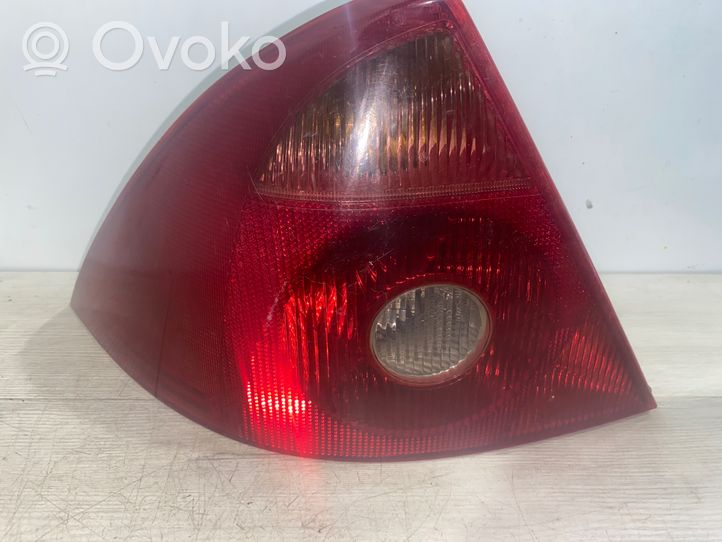 Ford Mondeo Mk III Luci posteriori 1S7113405A