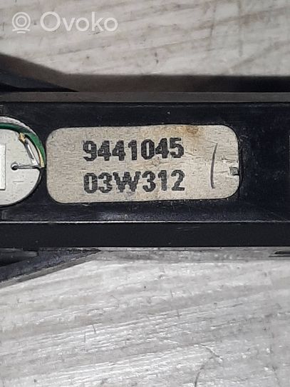 Volvo XC70 Interrupteur feux de détresse 9441045