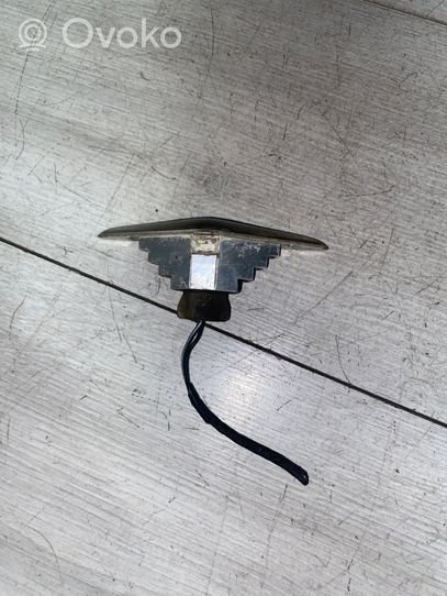 Ford Mondeo Mk III Front fender indicator light 3S7A13K309AA