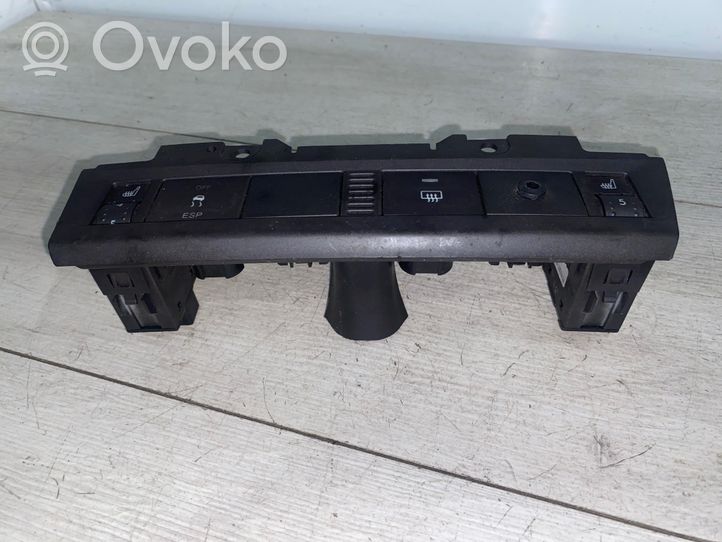 Ford Focus Interruptor de calefacción del asiento 3M5T19K314AD