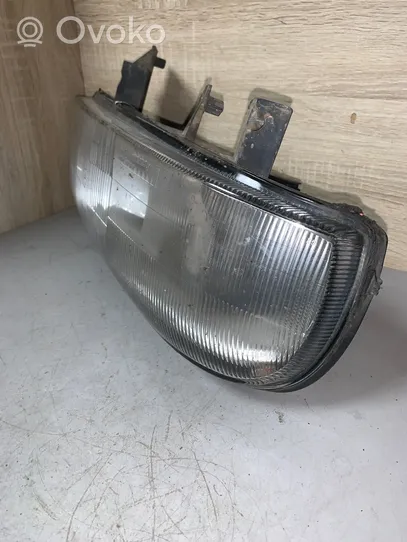 Opel Movano A Lampa przednia 38200748