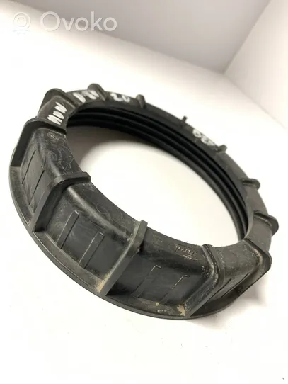 Ford Mondeo MK IV Anello/dado di bloccaggio della vite della pompa del carburante nel serbatoio 6G919C385AC