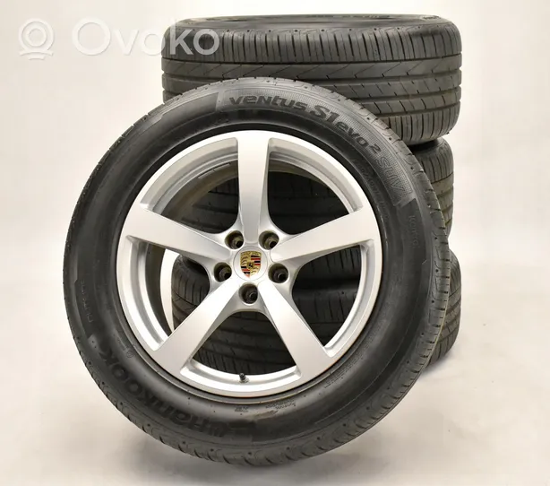 Porsche Macan R18 alloy rim 