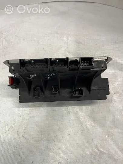 Mercedes-Benz S W220 Module de fusibles A0285459832