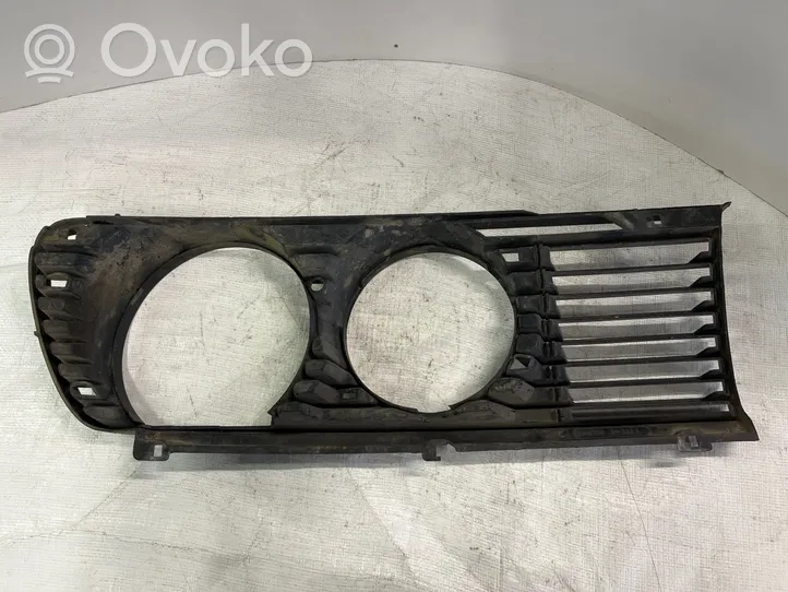 BMW 5 E28 Atrapa chłodnicy / Grill 19191159L