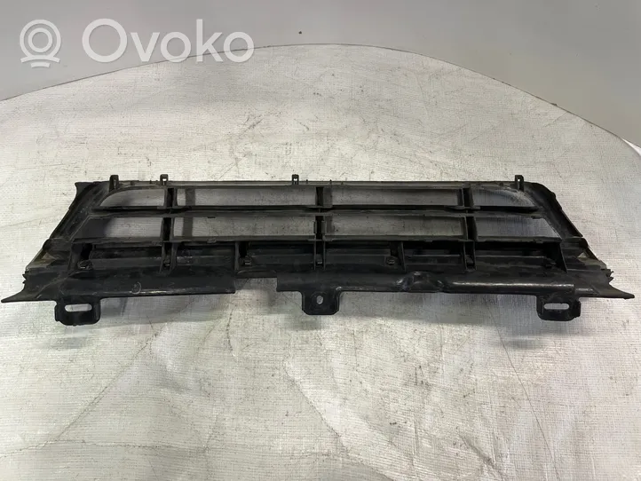 Opel Omega A Front grill 90378062